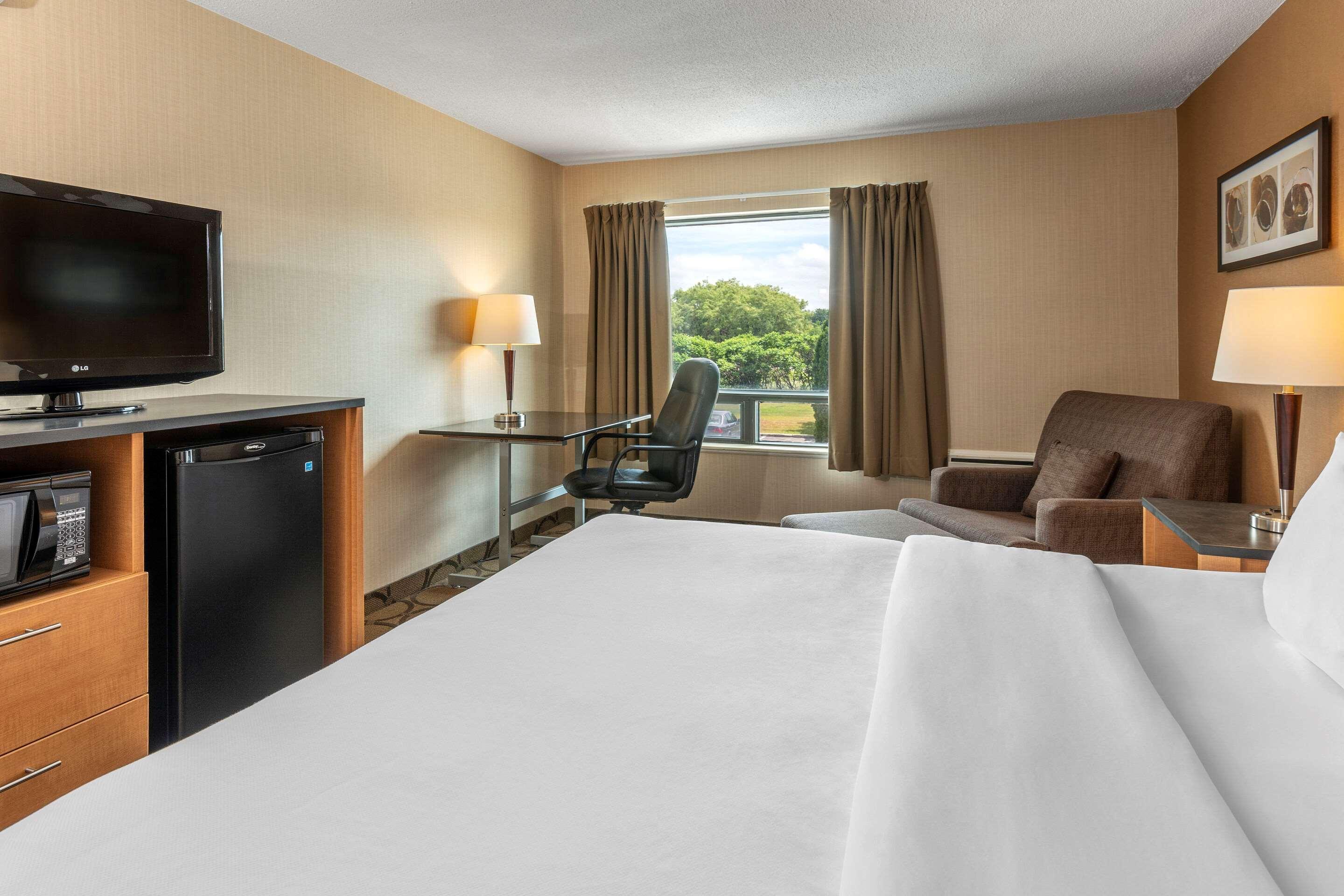 Comfort Inn Sept-Îles Zewnętrze zdjęcie